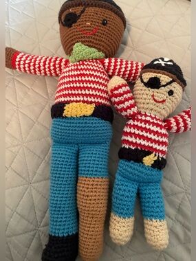 Lot of 2 PEBBLE Rattle Toys Tall Man & Short Boy PIRATES Infant Toddler Toy Fun!